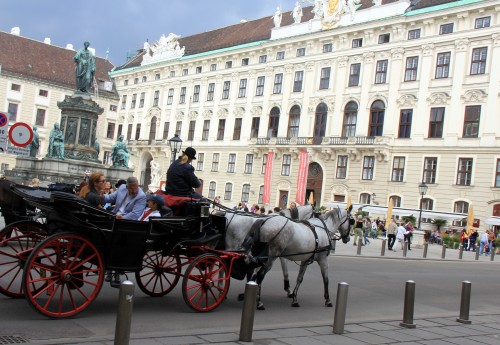 : vienne,voyage,blog voyage,cafe sacher,sacher torte,adresses gourmandes à vienne,voyage à vienne,mraz & sohn wien,cafe mozart wien,grand hotel wien,café sacher wien,zum weisser rauchfangkehrer wien,Österreicher im mak  wien,apfelstrudel,schloß schönbrunn wien,stephansdom wien,st. stephen's cathedral vienna