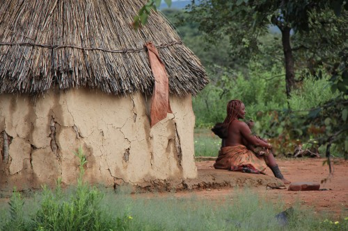 namibie,voyage en namibie,himba,otjiheke,photos enfants himba,photos femmes himba,portraits de himba,frédéric lopez,rendez-vous en terre inconnue,ocre,ocre rouge