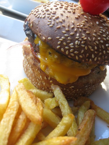 cheeseburger,cheeseburger paris,hamburger,hamburger paris,où manger un hamburger à paris,razowski,razowski paris,marché saint honoré,rue du marché saint honoré,fooding,fooding paris,restaurant terrasse paris