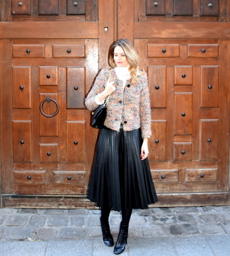 iro,blog mode,veste helga iro,roseanna,chanel,2.55 chanel,jupe plissée cuir,jupe plissée,pleated skirt,alona isabel marant,boots alona isabel marant,top guipure,bmouse guipure,galvin roseanna,top guipure galvin roseanna