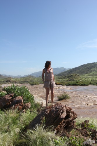 namibie,voyage en namibie,road trip en namibie,sunday rose,combishort à fleurs,combishort à fleurs paul sunday rose,petit bateau,american apparel,angola,kunene river,okahirongo river camp,eres,bikini eres