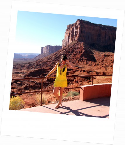 ba&sh,robe delphine ba&sh,robe dentelle jaune ba&sh,blog mode,monument valley,blog voyage,the view,the view hotel,the view hotel monument valley,monument valley trading post medicine wheels,medicine wheels,navajo medicine wheel