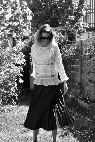 magali pascal,garcia jeans,pleated skirt,jupe plissée cuir,blog mode,vanessa bruno,isabel marant,2.55 chanel