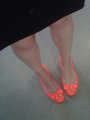 fluo, ballerines fluo, ballerines souris fluo marc by marc jacobs, marc by marc jacobs, jelly mouse flats marc by marc jacobs, iro, robe iro, shine, shine paris, shopping, soldes, bons plans mode, jérôme drefuss, portefeuille polo jérôme dreyfuss, housse popoche jérôme dreyfuss, soldes jérôme dreyfuss, bimba y lola, neon necklace bimba y lola, brunch blanc