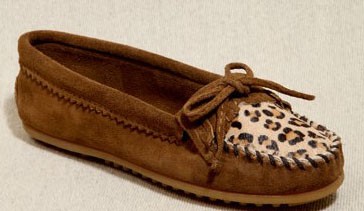 shopping,urban outfitters,bon plan mode,minnetonka, mocassins motif léopard minnetonka, 